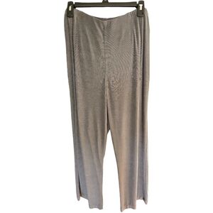 CHICO'S Traveler elastic waist pants.